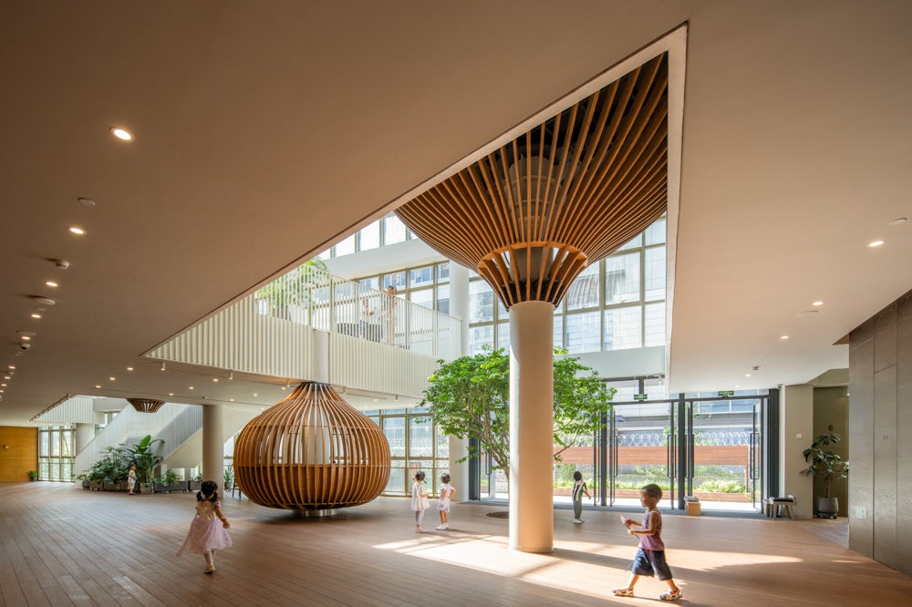 © HIBINOSEKKEI+youjinoshiro